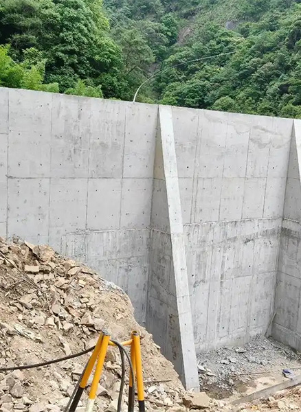 周口西华县重力式挡土墙